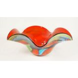 Een ronde Murano schaal. diam. 45 cm. h. 20 cm. A Murano glass dish. diam 45 cm. h. 20 cm.