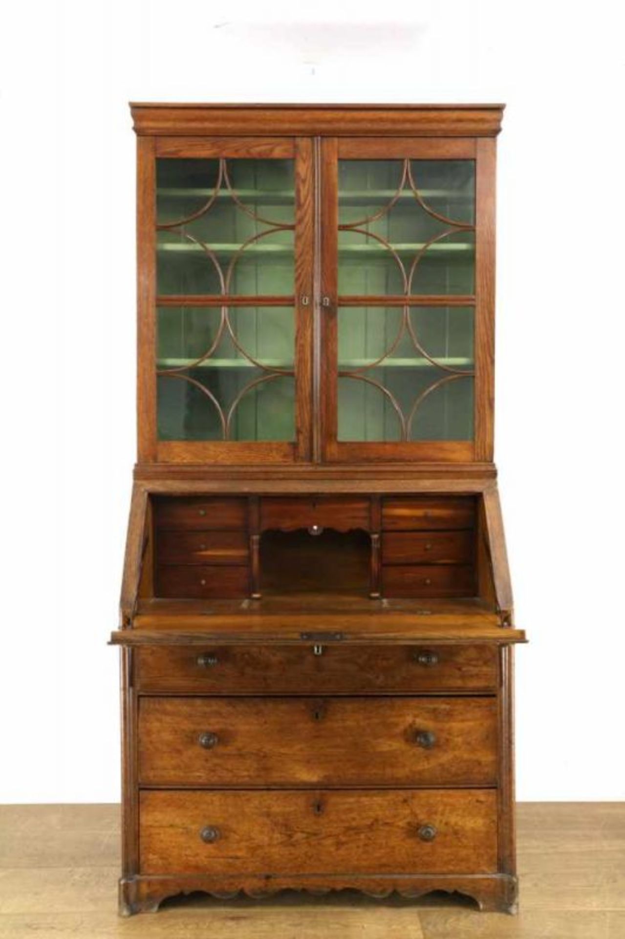 Engeland, eikenhouten bureau-boekenkast, 19e eeuw, in twee verdelingen. De bovenkast met rechte - Bild 2 aus 2