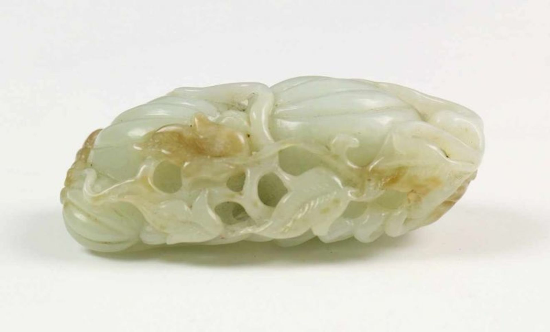 China, groen deel ajour jade snijwerk in vorm van vingercitroen 7 x 4,5 cm. [1] - Bild 3 aus 3