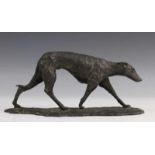 Tineke Nussink (geb. 1951), bronzen sculptuur; Hond. Gesigneerd op de voet. h. 12 cm. [1]