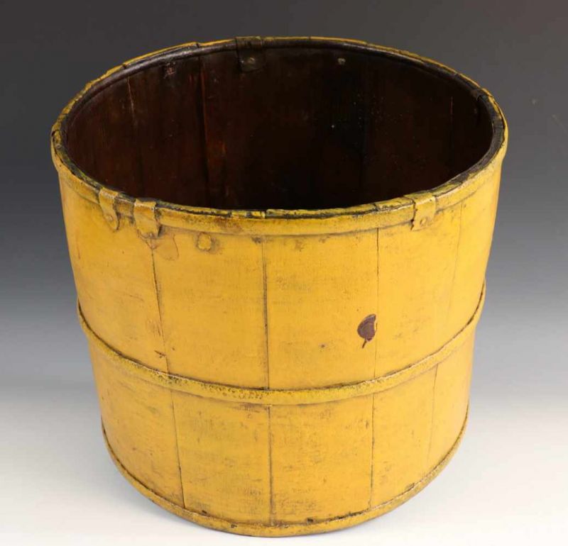 Geel beschilderd houten ton, ca. 1900 h. 28, diam. 34 cm. [1]