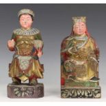 China, paar polychroom en gestoken houten sculpturen, laat Qing dynastie, 19e eeuw,