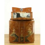 Noten- en mahoniehouten barmeubel, fabrikaat: 'Rivington cabinet works' in London, met openslaande