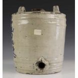 Japan, steengoed waterpot, 19e eeuw, met twee hengsels en beschildering van karakters. h. 25 cm. [1]