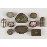 Collectie van tien zilveren doosjes, 18e-20e eeuw Herkomst: Uit de nalatenschap van een