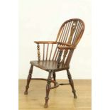 Iepen- en taxushouten fauteuil, 'Windsor fauteuil', 19e eeuw, met opengewerkte rugstijl [1]