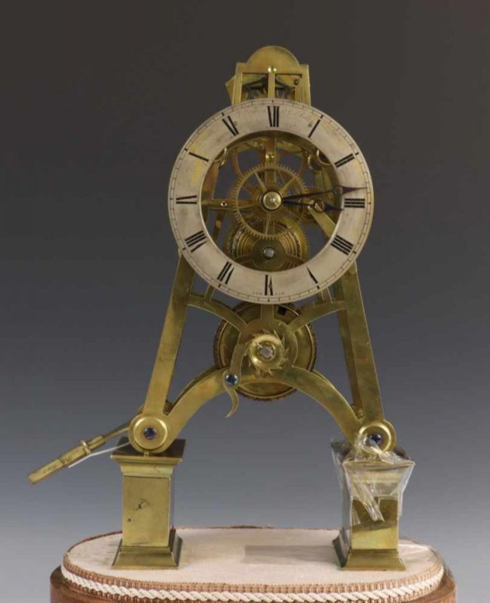 Engeland, messing ´skeleton´ klok, 1e helft 19e eeuw. Adres: J. Cox Savory, London. Onder (niet - Image 2 of 6