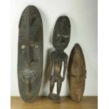 PNG, drie grote houten gevelmaskers [3]