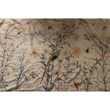China, geborduurd zijden doek, begin 20e eeuw, met voorstelling van waterplanten en vogels en