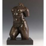 Bronzen sculptuur naar Maillol; Vrouwentorso h. 30 cm. Ex voet [1]