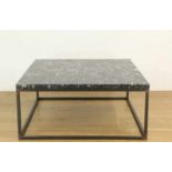 Zwart metalen vierkante salontafel, met fossielstenen blad 90 x 90 en h. 40 cm [1]