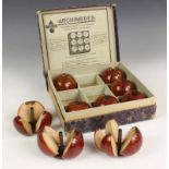 Critas Leermiddelen, Doorn, set houten 'breukenappels', ca. 1920,in originele doos 20 x 20 cm. [1]