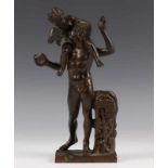 Italië, bruin gepatineerd bronzen 'Grand Tour' sculptuur, 19e eeuw;Napolitaanse danser met