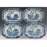 China, vier blauw-wit porseleinen dienschalen, Qianlong,met decor van kostbaarheden bij wilg, de