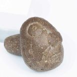 Rosta Rica, stenen hoofd met cilindervormige hals, mogelijk antiek.Rosta Rica, stone head with