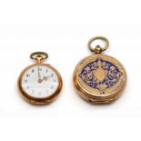 14kt. Gouden sleutelhorloge en een dames remontoirhorlogeSleutelhorloge versierd met blauw