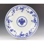 Minton, aardewerk dienschaalmet blauw transferprint decor diam. 43 cm. [1]