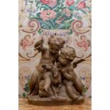 Frankrijk, terracotta vormstuk naar Clodion, 19e eeuw;Twee putti met vogel en een jachthond (