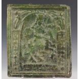 Zuid Duitsland, aardewerk kacheltegel, 16e eeuw,met groen glazuur en reliëf van ridder te paard