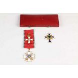 Drie gouden-emaille onderscheidingen, ca. 1900,w.o. Ridderkruis 1e klasse van orde van Phillip de