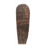 PNG, Middle Sepik area, war shieldthe upper half with rounded corners and raised elongated