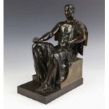 Hans Damman (1867-1942), bruin gepatineerd bronzen sculptuur;Julius Caesar, gezeten op vergulde