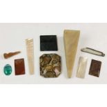 Diverse stenen objets de vertu,w.o. obelisk en cachet [zkj]