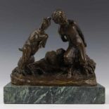 Joseph D’Aste (1881-1945), bruin gepatineerd bronzen sculptuur;Jonge faun en geitje, op groen