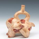 Peru, Moche, stijgbeugelfles in de vorm van hert, mogelijk antiek.Moche, stirrup vessel in form of a