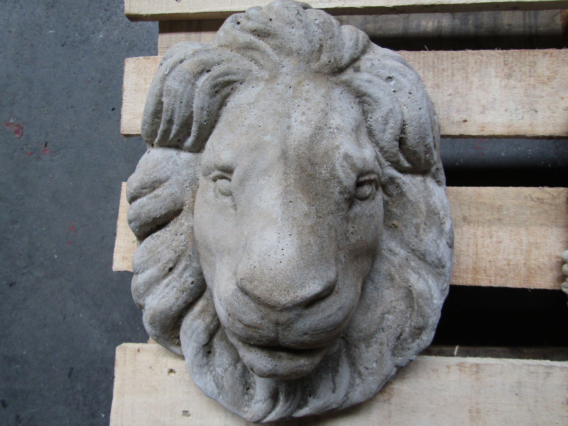 1 CAST CONCRETE LION MASK