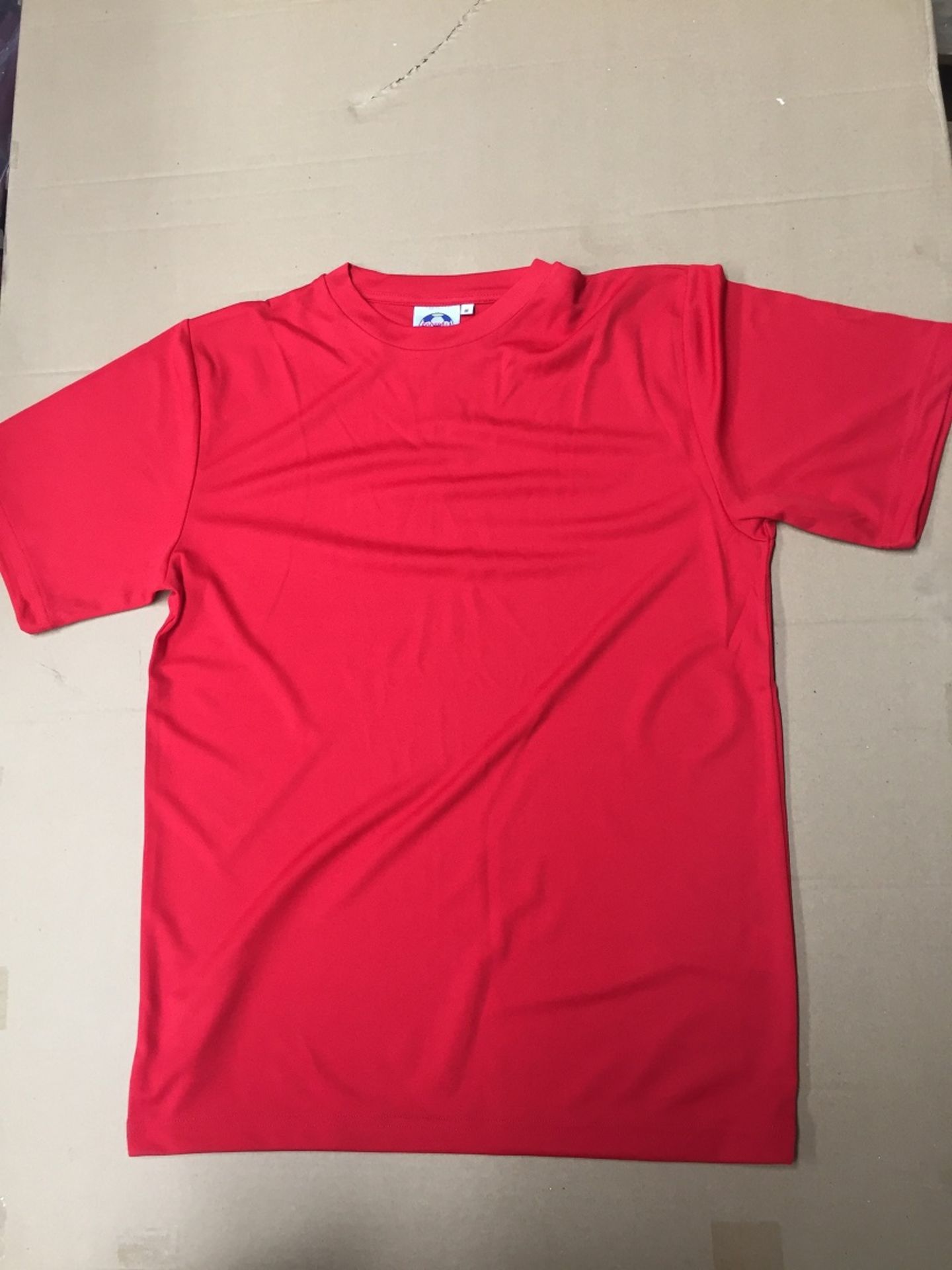 10 X BRAND NEW BAGGED RED PLAIN FOOTBALL TOPS SIZE M