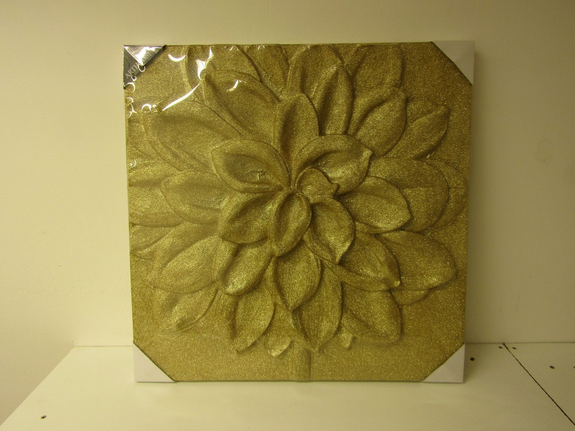 1 BRAND NEW BOXED ARTHOUSE 3D GOLD GLITTER FLOWER CANVAS 60CMX60CM