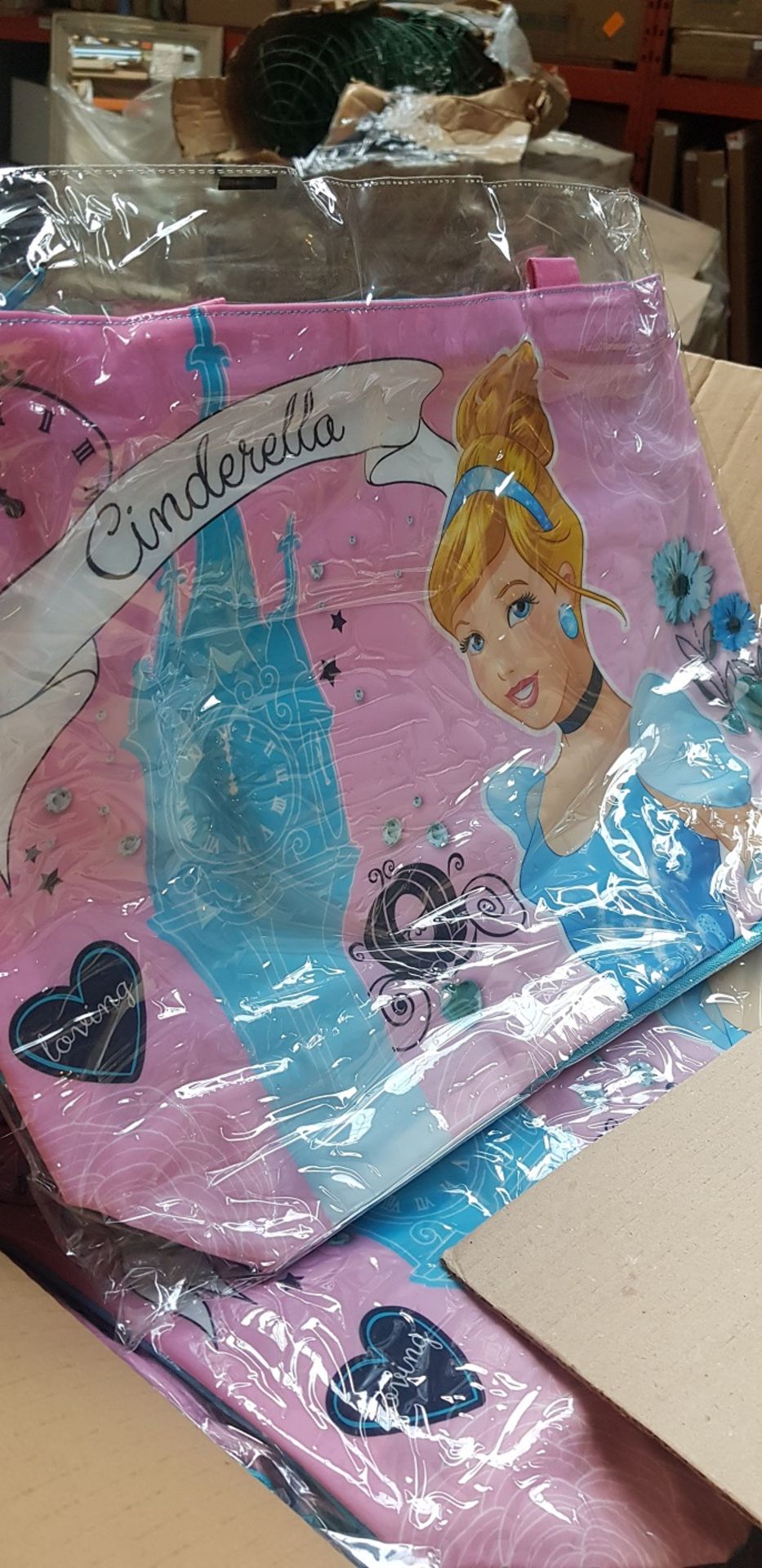 1 PACKAGED DISNEY CINDERELLA PRINCESS OVER THE SHOULDER CHILDRENS BAG