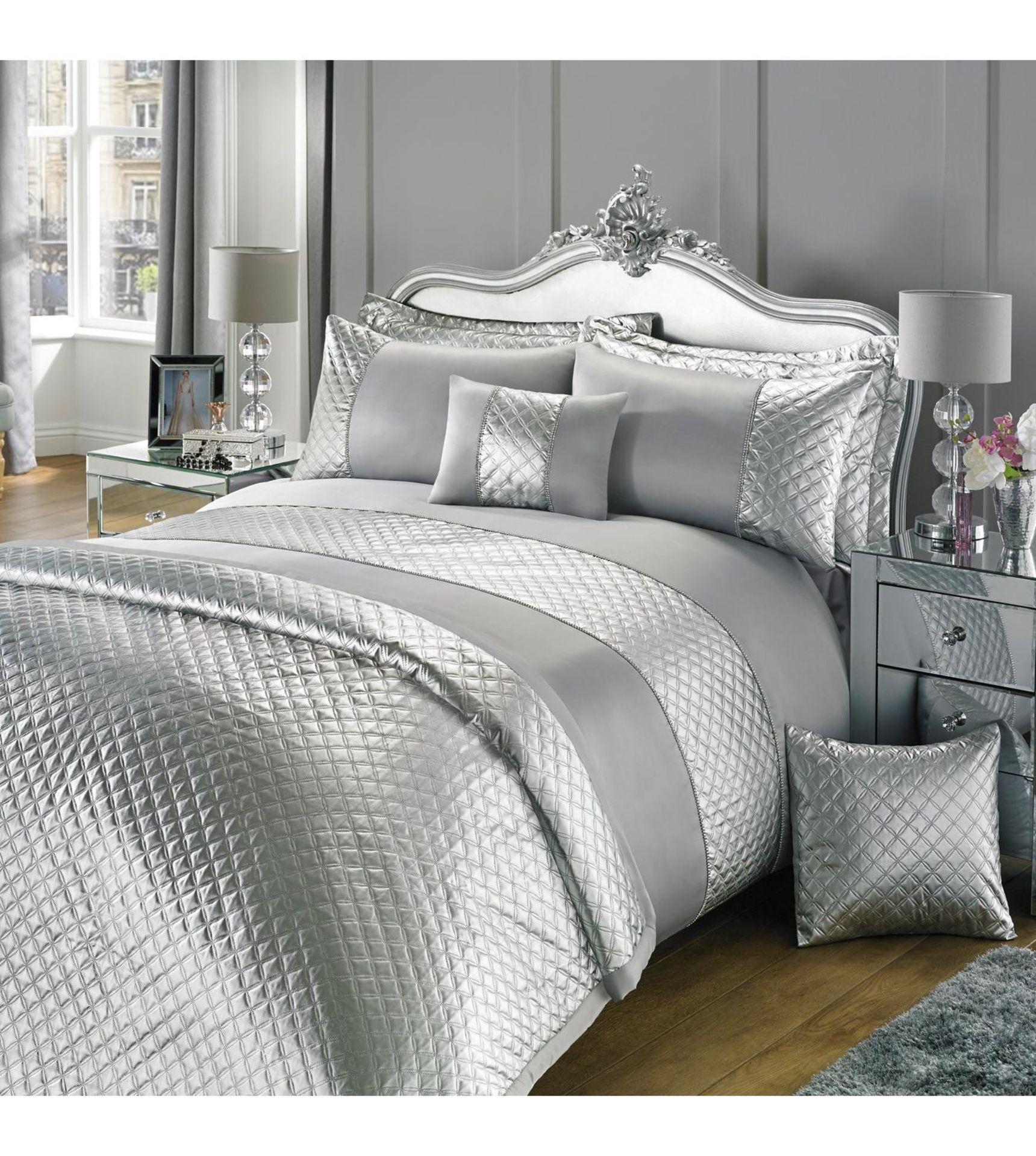 1 AS NEW BAGGED SILVER METALLIC QUILTED PILLOWSHAM