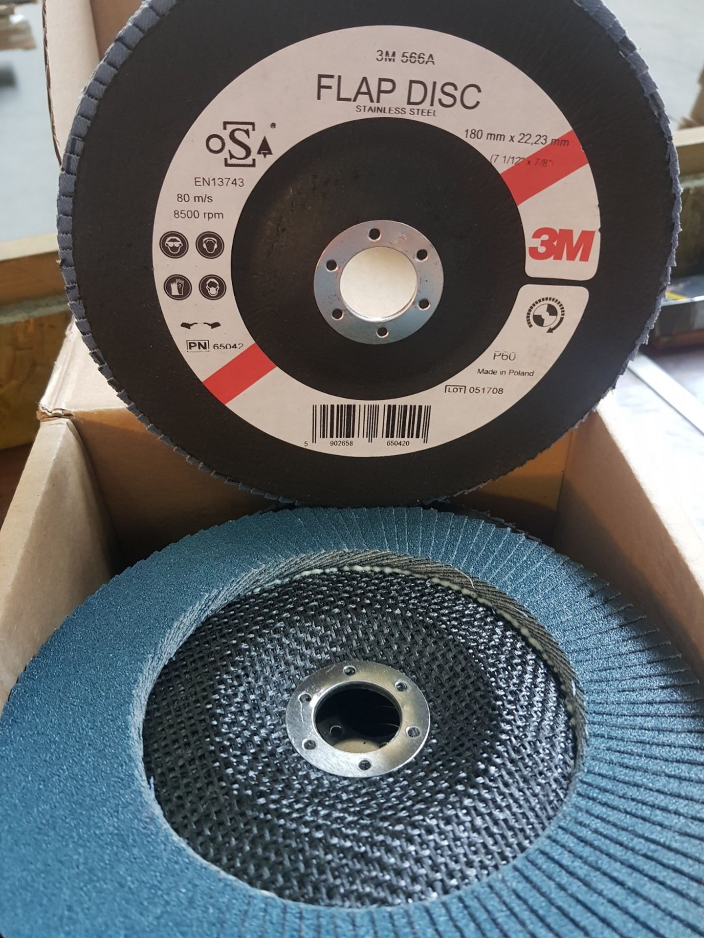 1 AS NEW BOX OF 10 3M 566A FLAP DISK CONICAL STAINLESS STEEL P60, 80M/S, 8500RPM (180MMX22/23MM)