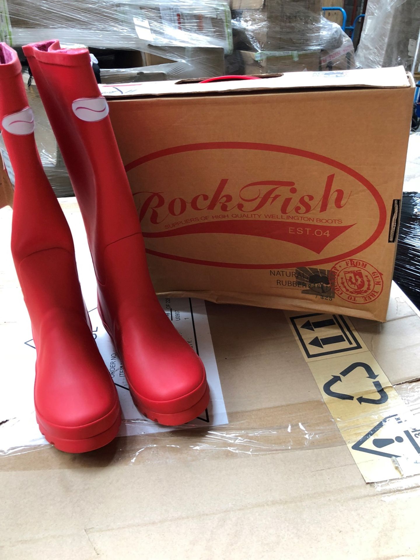 1 BOXED PAIR OF DESIGNER RED WOMEN WELLINGTONS SIZE 8