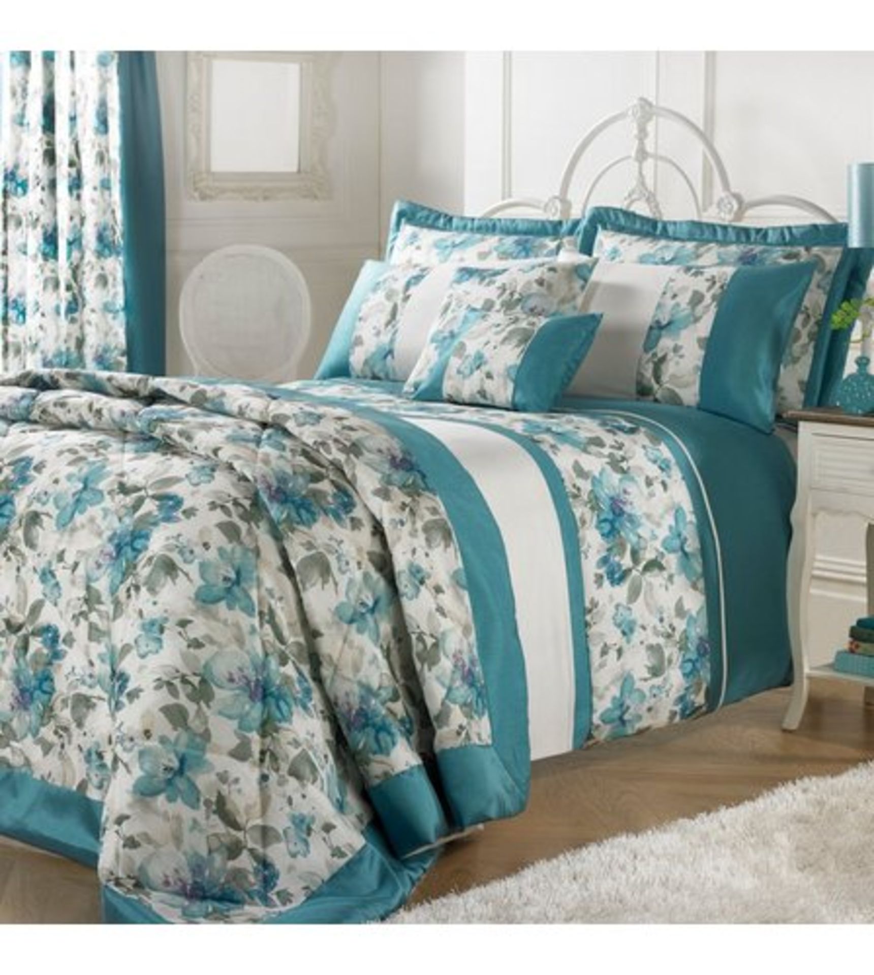 1 AS NEW BAGGED GEORGINA KING DUVET SET IN TEAL (VIEWING AVAILABLE)