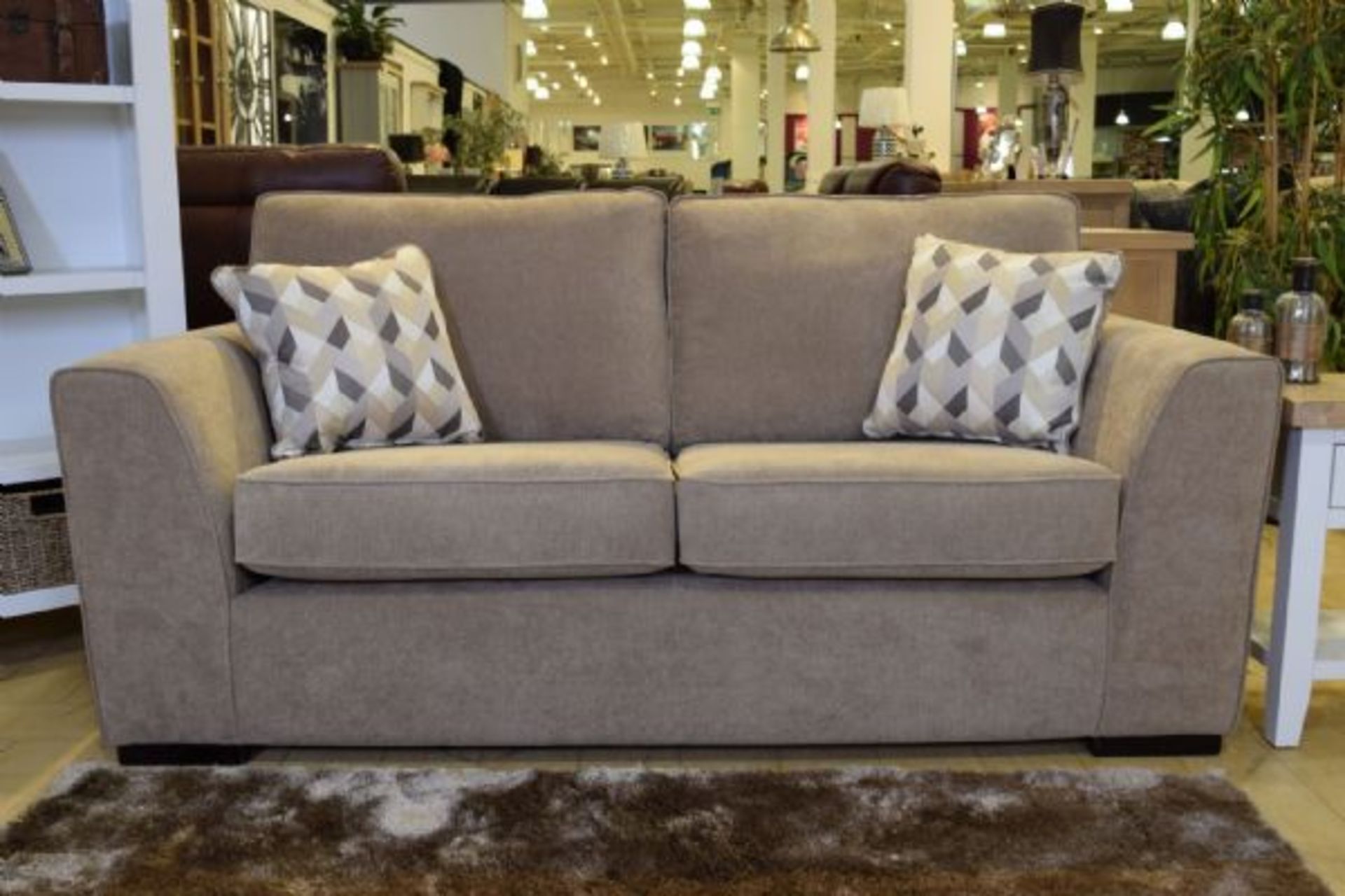 1 BRAND NEW BAGGED BOSTON LARGE 3 SEATER SOFA IN TAUPE / CTS07907 (VIEWING HIGHLY RECOMMENDED)