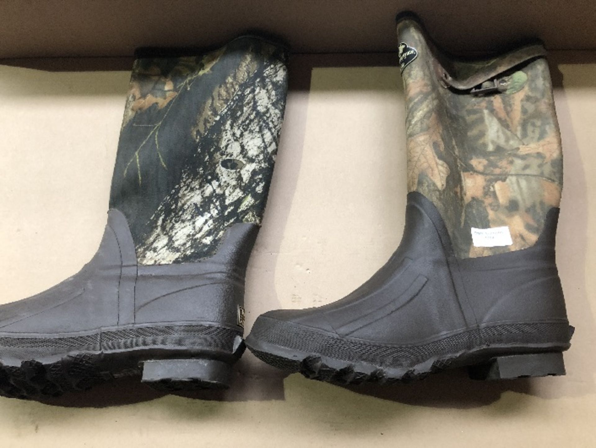 1 / PAIR OF MENS NEOPRENE WOODLAND CAMO WELLINGTON