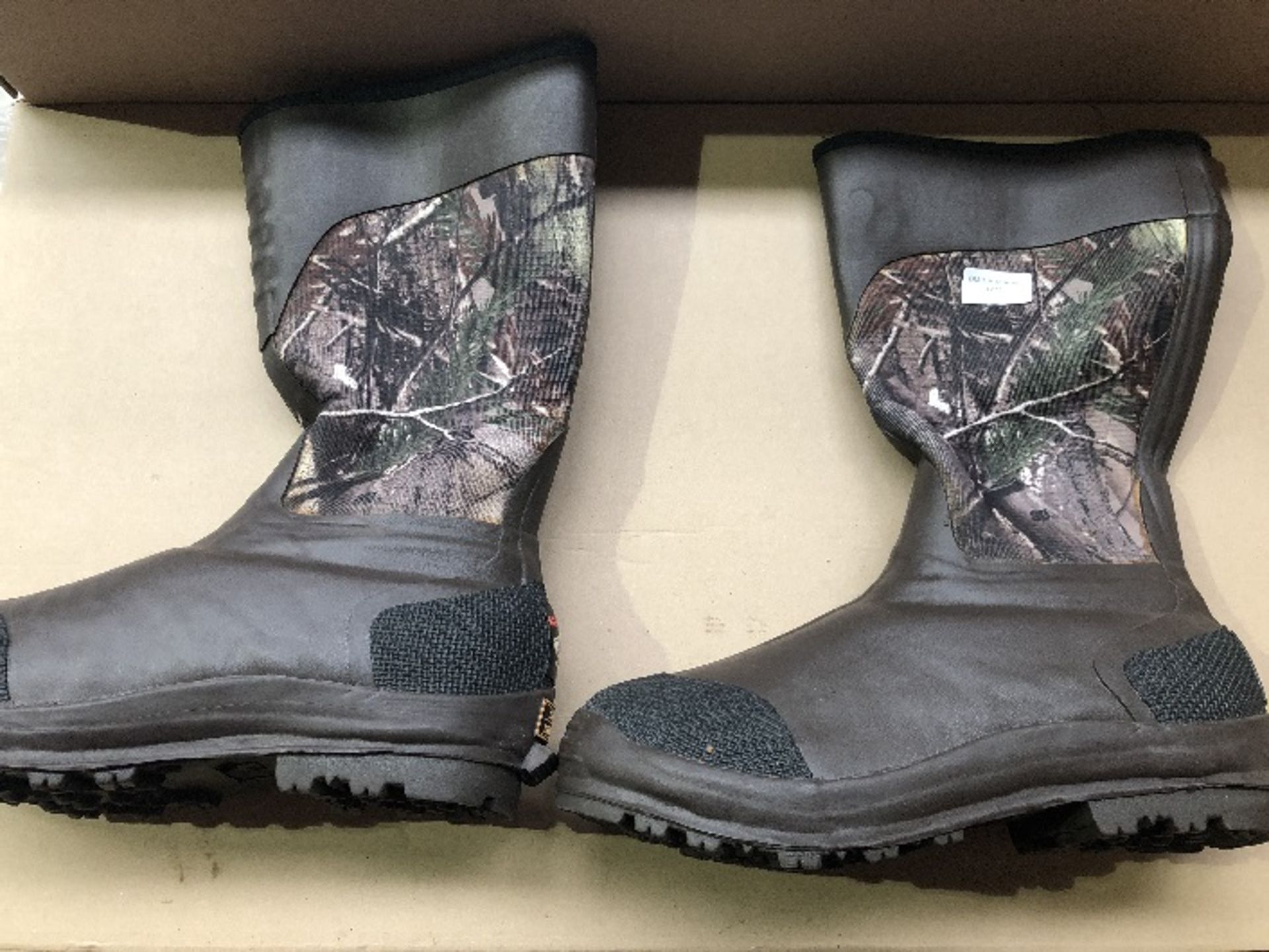 1 / PAIR OF MENS NEOPRENE WOODLAND CAMO WELLINGTON