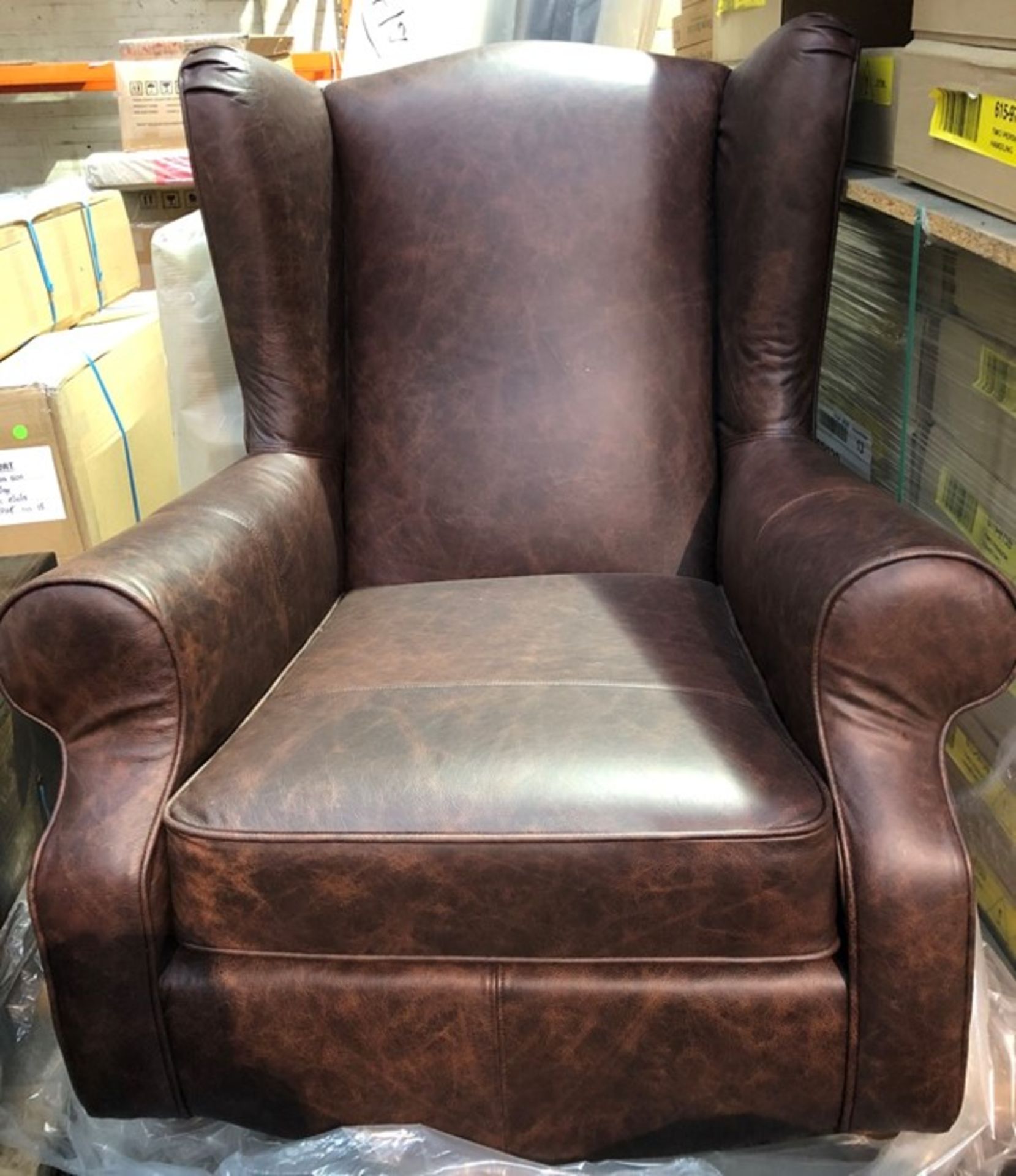1 GRADE A ASSEMBLED VINTAGE WINGBACK LEATHER ARM CHAIR IN BROWN / RRP £200.00 (VIEWING HIGHLY