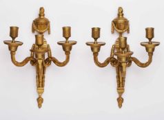Paar 3-flamm. Wandappliken, Louis-XVI-Stil, Frankreich Ende 19. Jh. Bronze, feuervergoldet. 3