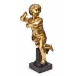 Kl. Bronze/ ehem. Pendulenbesatz Putto, wohl 2. Hälfte 19. Jh. Vergoldet. Stark bewegter Putto m.