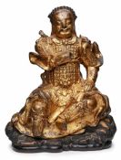 Tempelwächter, China wohl 19. Jh. Bronze, vergoldet. Leicht schräg auf wolkenförm. Holzsockel