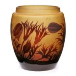 Bauchige Vase, St. Louis-Münzthal um 1900. Gelb-bräunl. Glas m. rotbraunem Überfang. Gedrungene