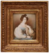Miniatur Damenportrait mit Rose, um 1860. Gouache/ Elfenbein. Unsign. 10,2 x 9 cm, ges. 16,6 x 15,