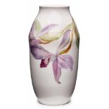 Vase mit Orchideen-Motiv, KPM Berlin 1. Hälfte 20. Jh. Röhrenform m. betonter Schulter u. leicht