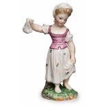 Mädchen mit Beutel, Höchst Damm um 1860. Standfigur in Kleid, m. einer Hand ihren Rock raffend, in