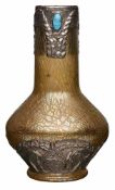 Vase mit Zinnauflage, Jugendstil, wohl Frankreich um 1900. Farbloses Glas m. gelblich-irisierendem