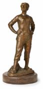 Gr. Bronze nach Constantin Meunier "Hiercheuse - Arbeiterin", um 1920. Hellbraun patiniert. Stehende